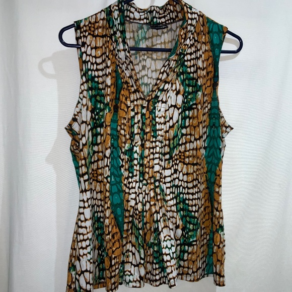 East 5th Reptile print V neck blouse Sz XL sleeveless pleating - Picture 1 of 6
